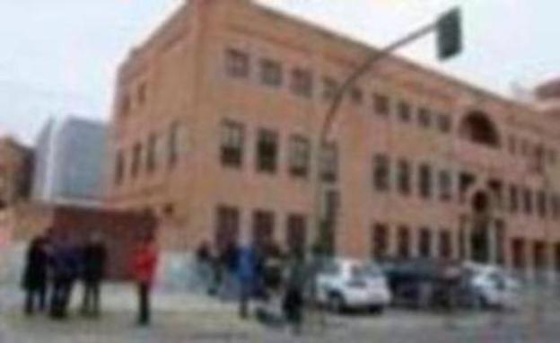 El caso ha levantado gran interés y los medios se congregaron ayer en los juzgados de Aranda/EFE/Felipe Cortés