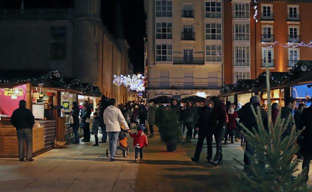 Puestos del mercado de la Plaza del Rey San Fernando/CLR