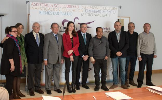 La Fundación Caja de Burgos ha firmado con ocho entidades sus ayudas sociales/RGO