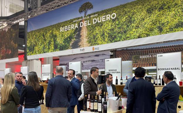 Stand de Ribera del Duero en la Barcelona Winw Week./ BURGOS ALIMENTA